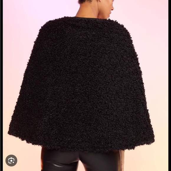 Cynthia Rowley Faux Fur Capelet - Picture 2 of 5